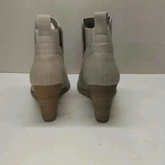 Dolce Vita size 9 women's booties Gerdy ankle wedge neutral fall boot new - Picture 4 of 8